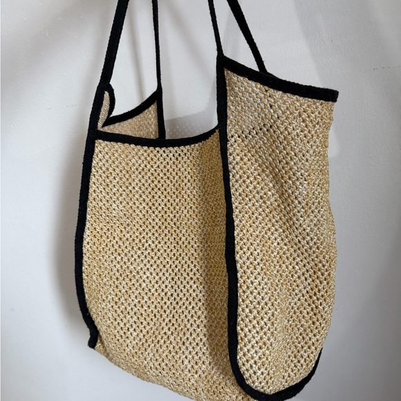 SHEIN Handbags - SHEIN Tan and Black Tote Beach Bag